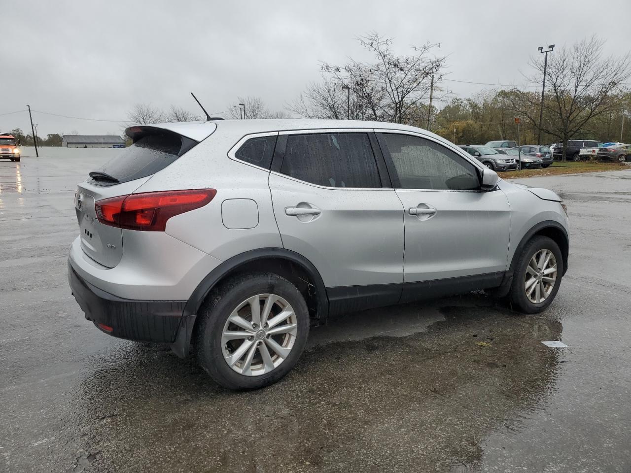 2018 Nissan Rogue Sport S - Фото 3