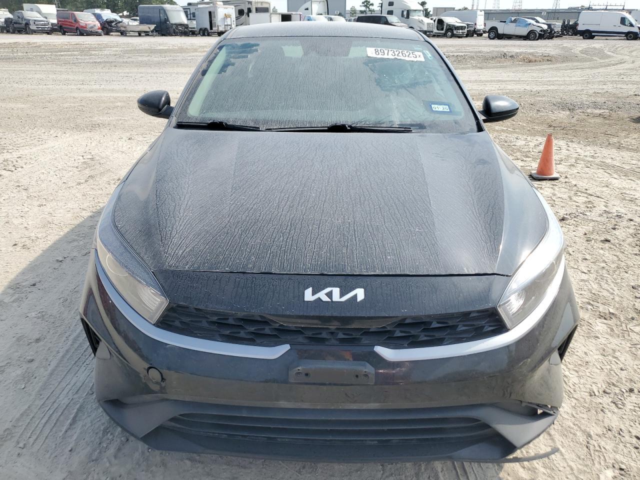 2023 Kia Forte Lx - Image 5