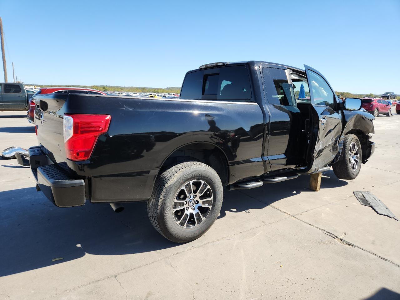 2021 Nissan Titan Sv - Image 3