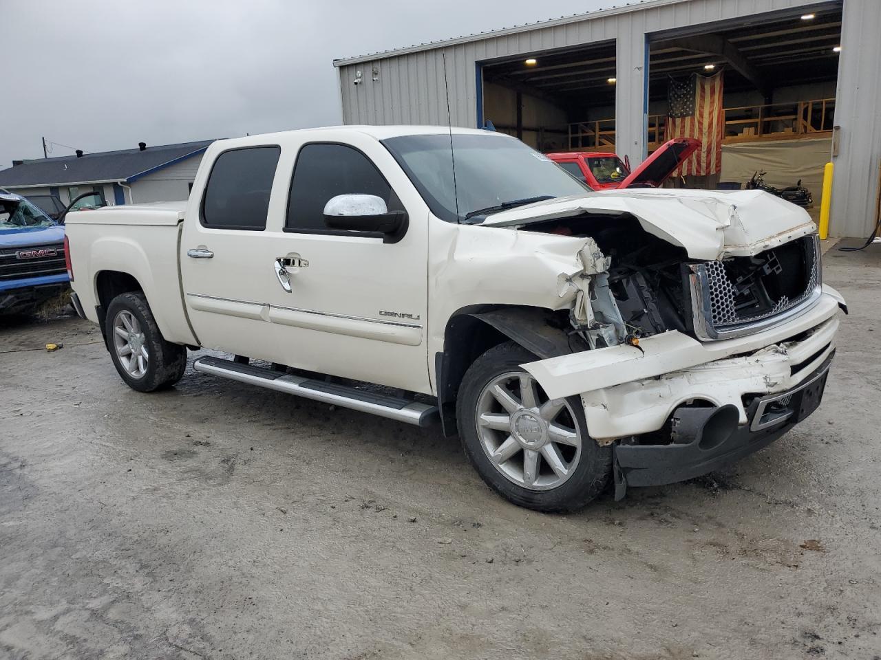 2010 GMC Sierra K1500 Denali - Image 4