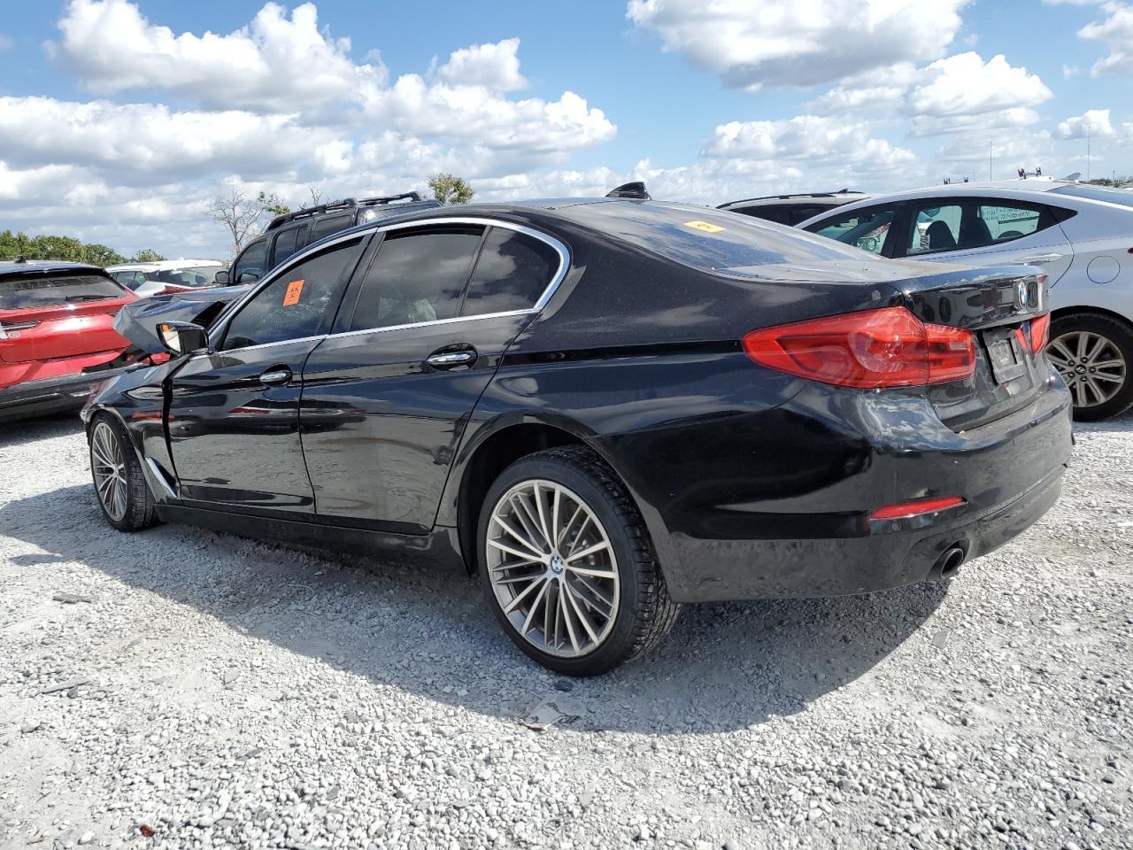 2017 BMW 530 I - Фото 2