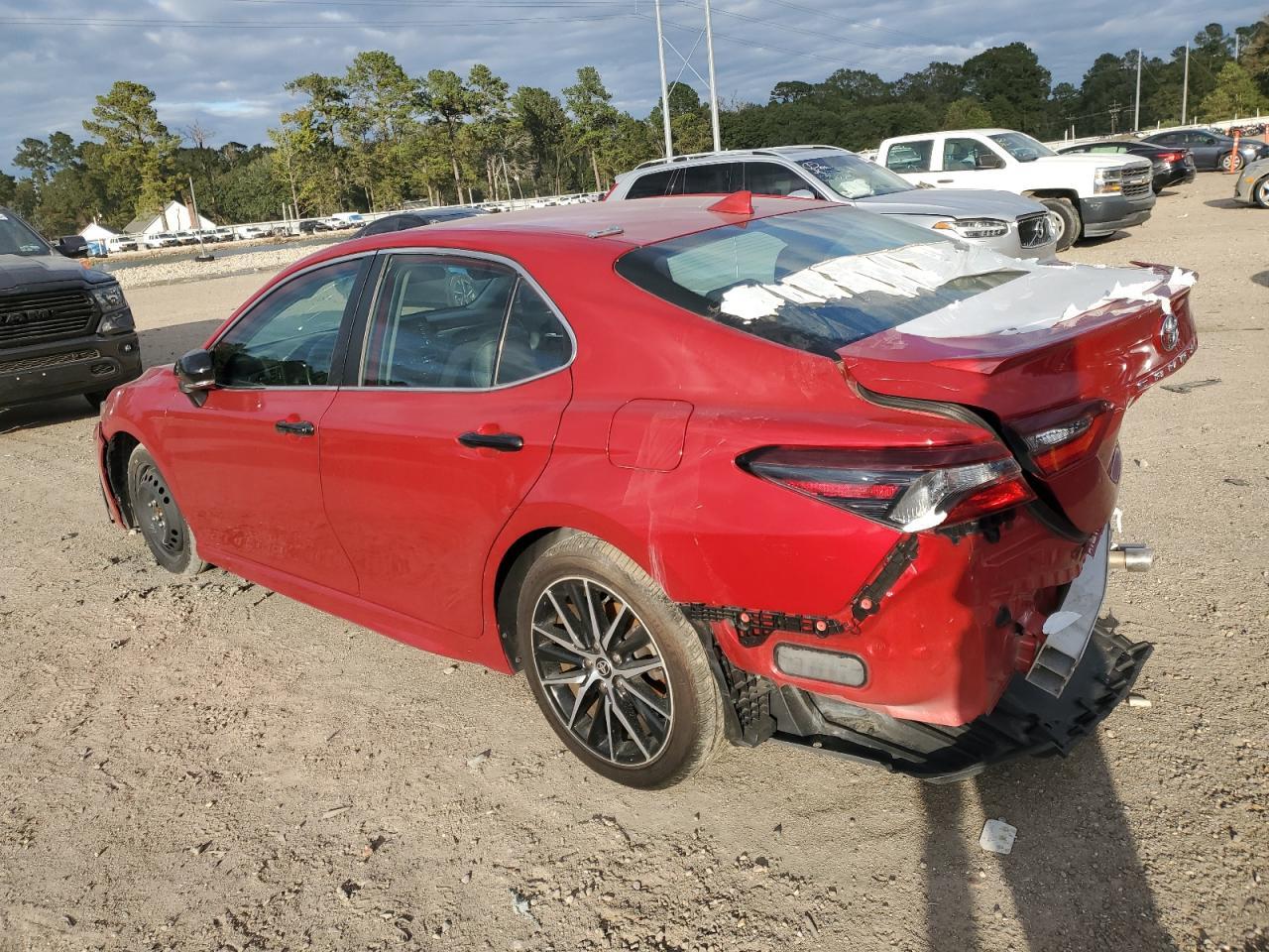 2022 Toyota Camry Se - Фото 2