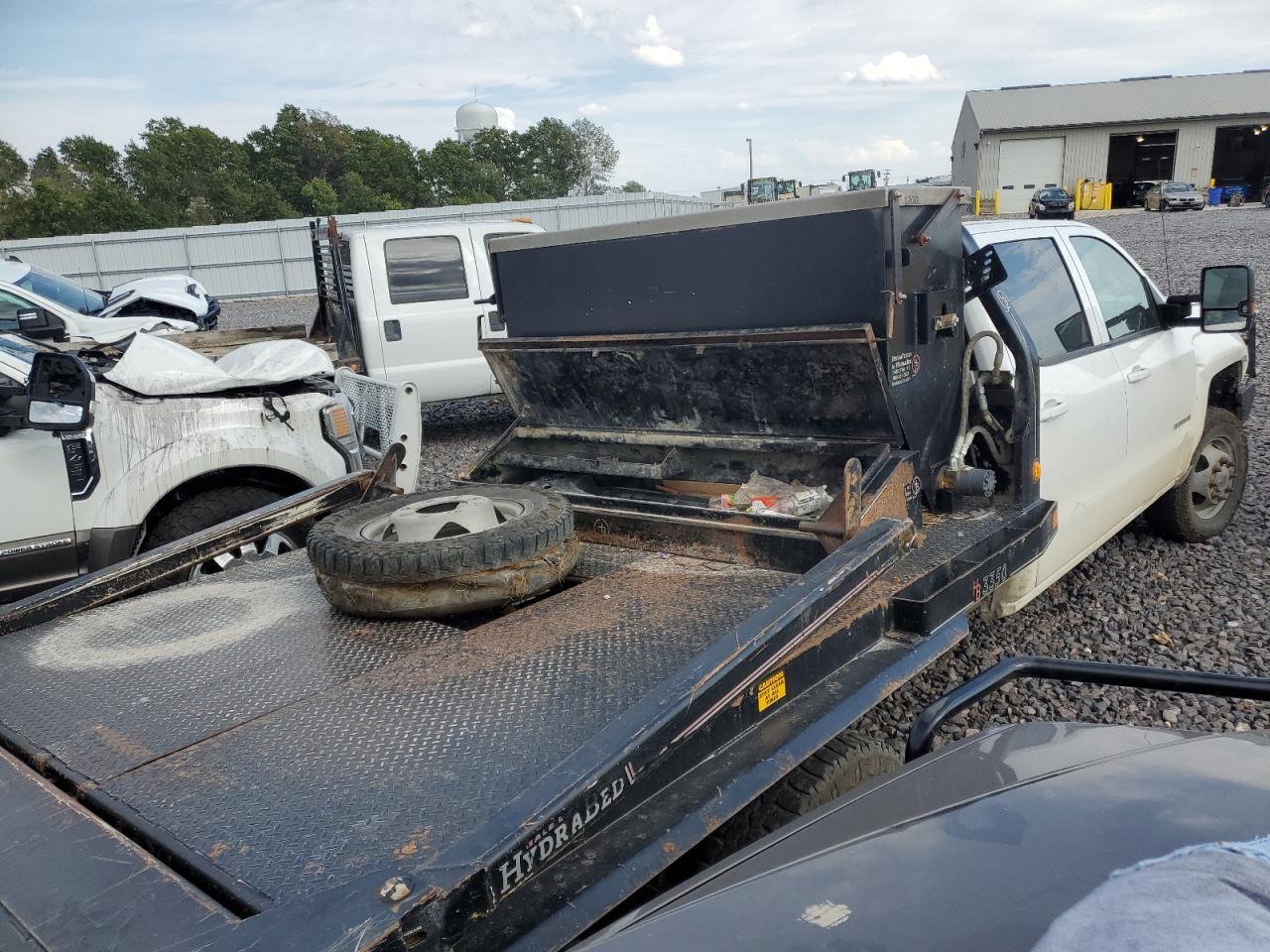 2019 Chevrolet Silverado Flat Bed Truck - Фото 3
