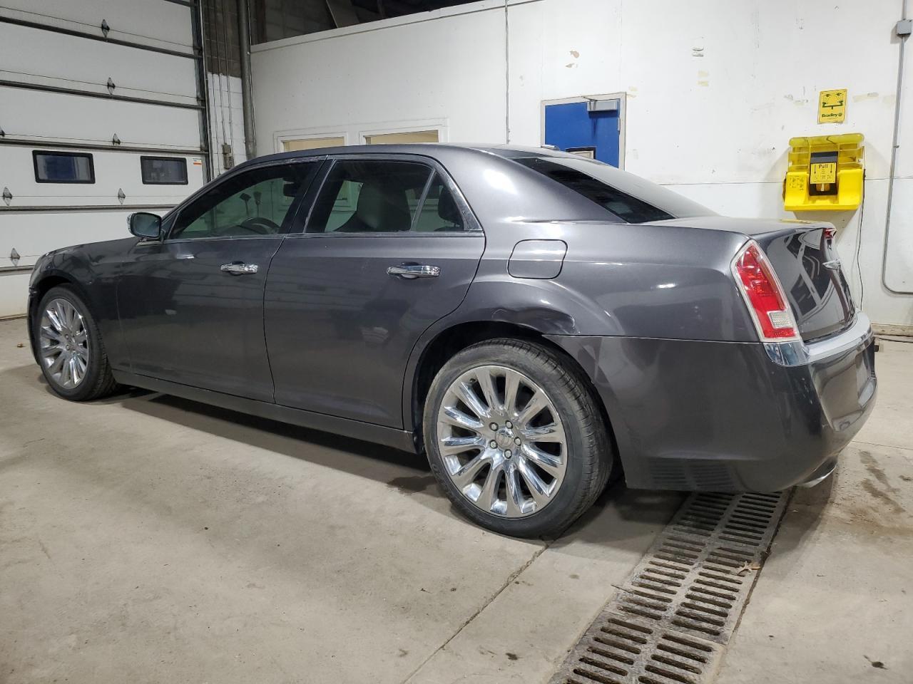 2014 Chrysler 300 - Image 2