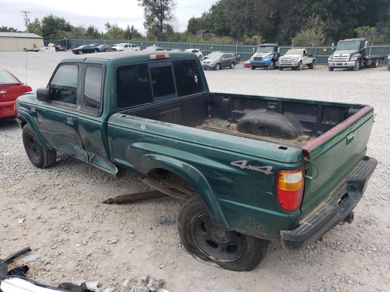 2001 Mazda B3000 Cab Plus - Image 2