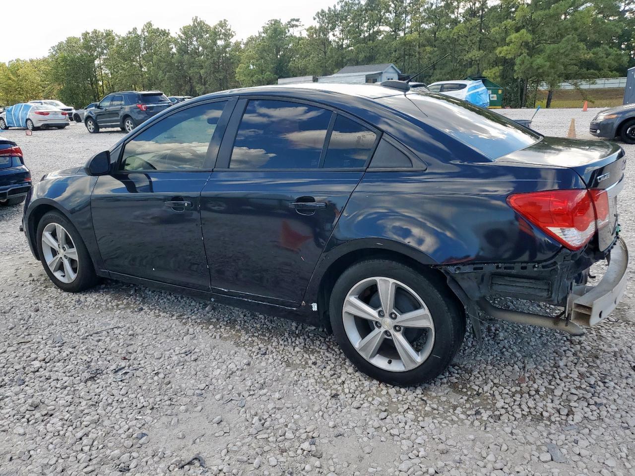 2015 Chevrolet Cruze Ls - Image 2