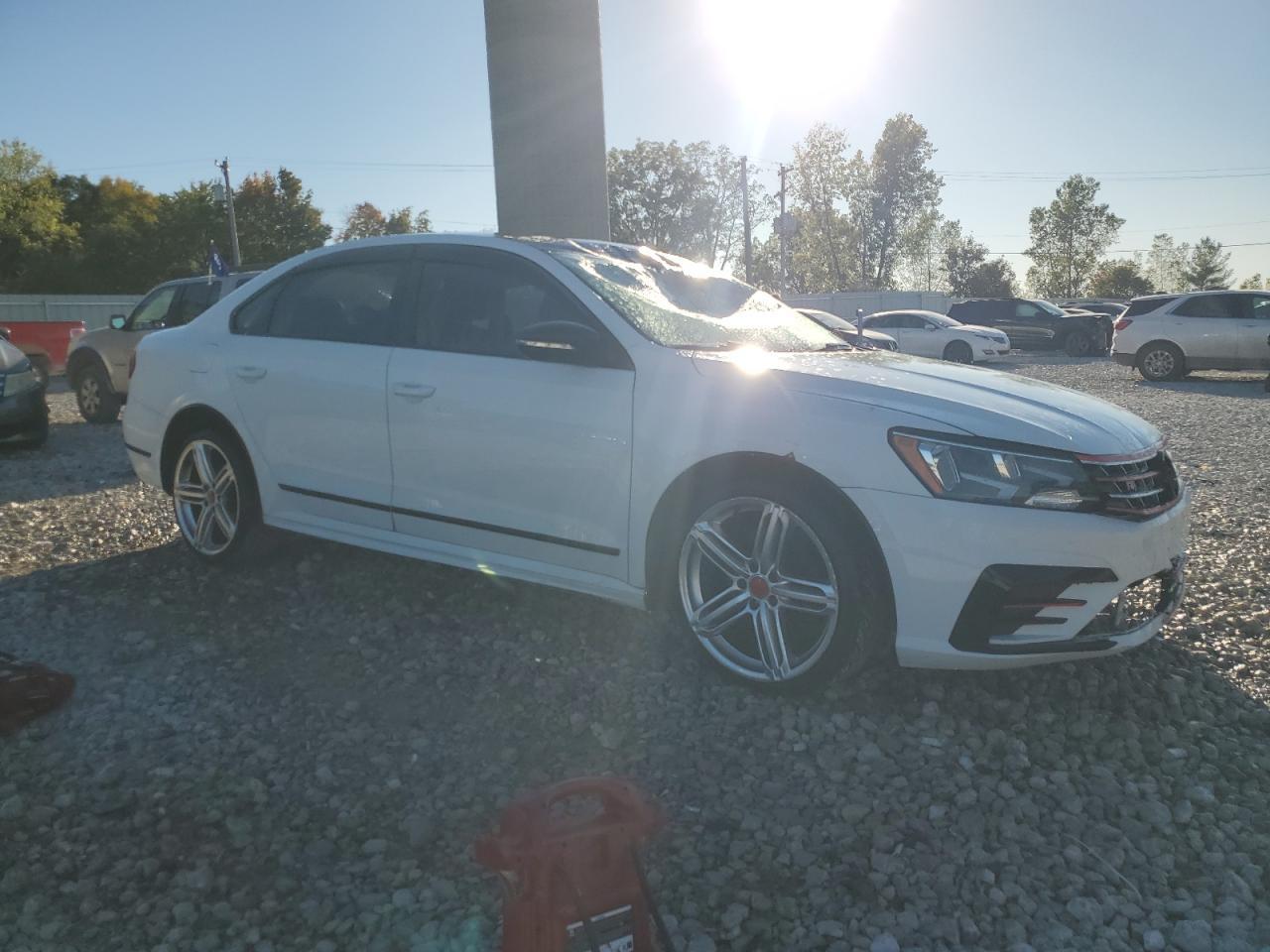 2017 Volkswagen Passat R-Line - Image 4