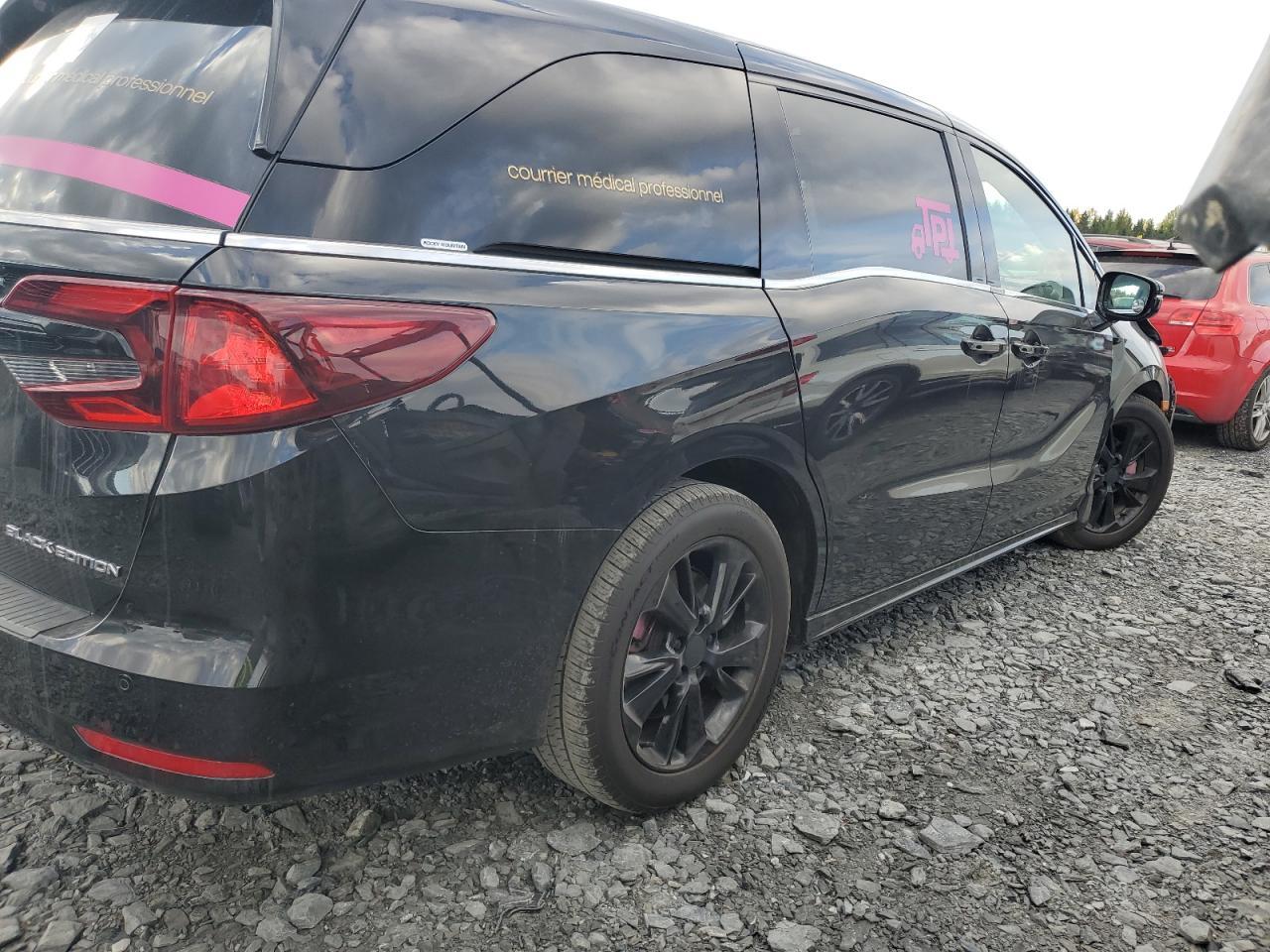 2023 Honda Odyssey Black Edition - Image 3