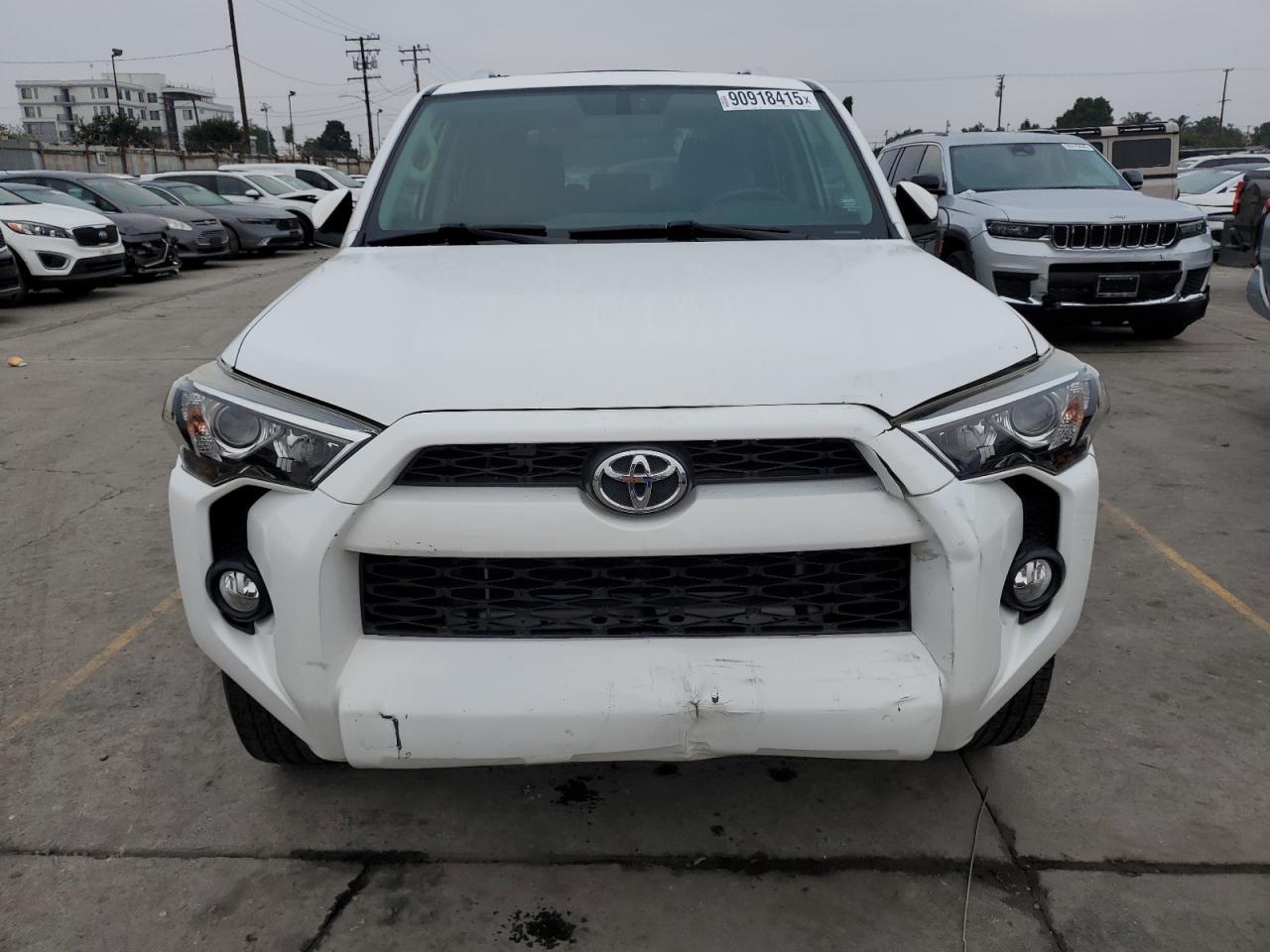 2018 Toyota 4Runner Sr5 - Image 5
