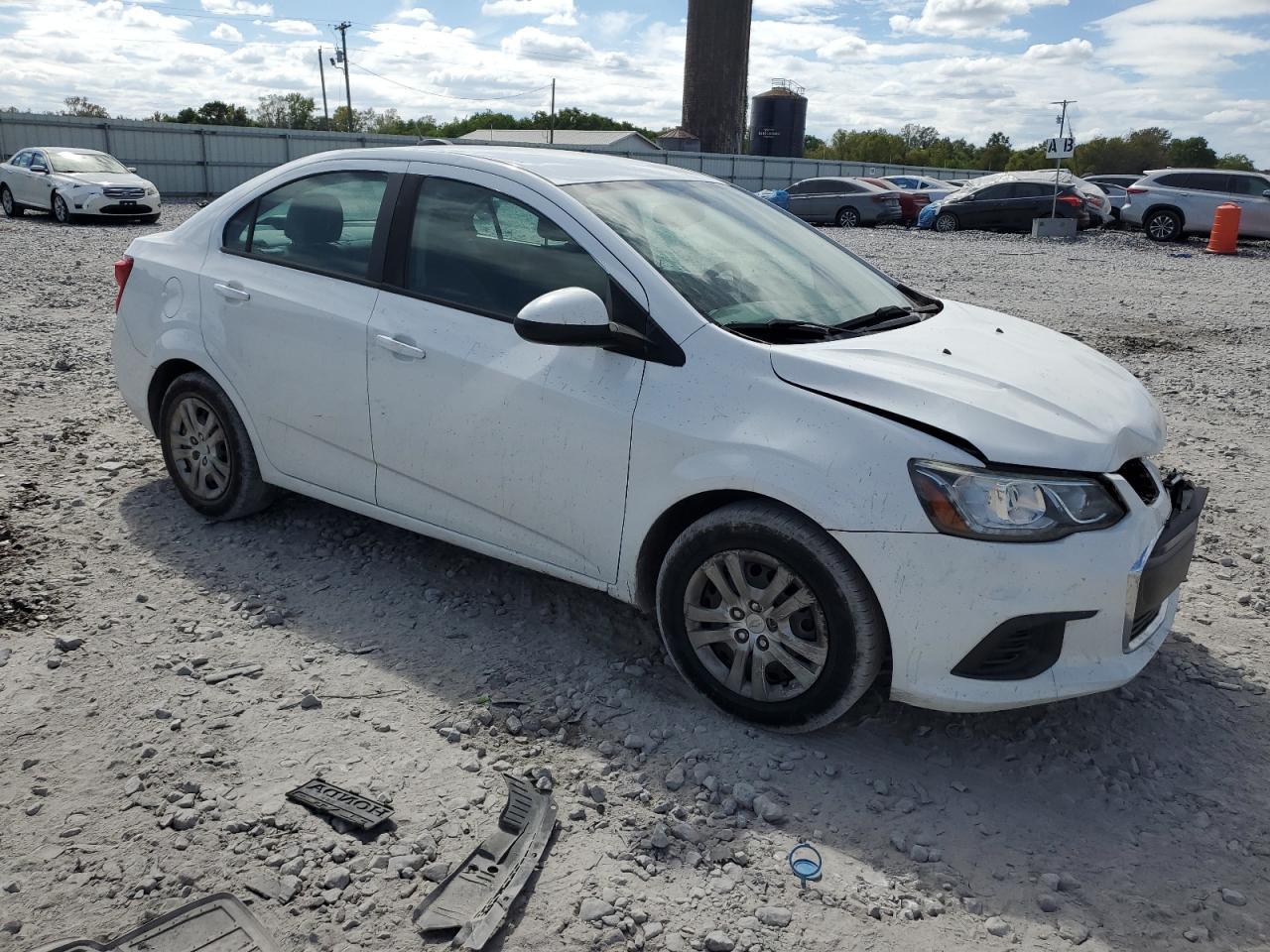 2018 Chevrolet Sonic Ls - Image 4