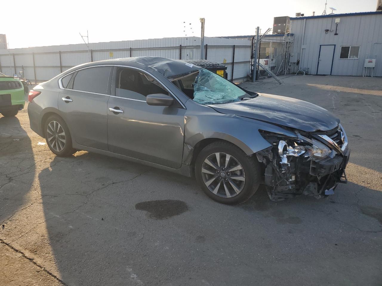 2017 Nissan Altima 2.5 - Image 4