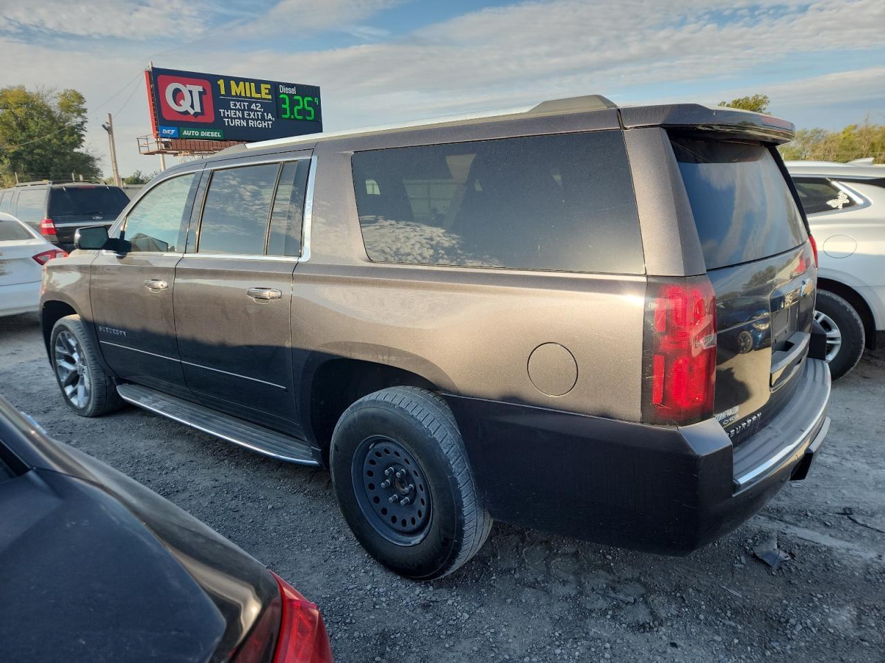 2018 Chevrolet Suburban K1500 Premier - Фото 2