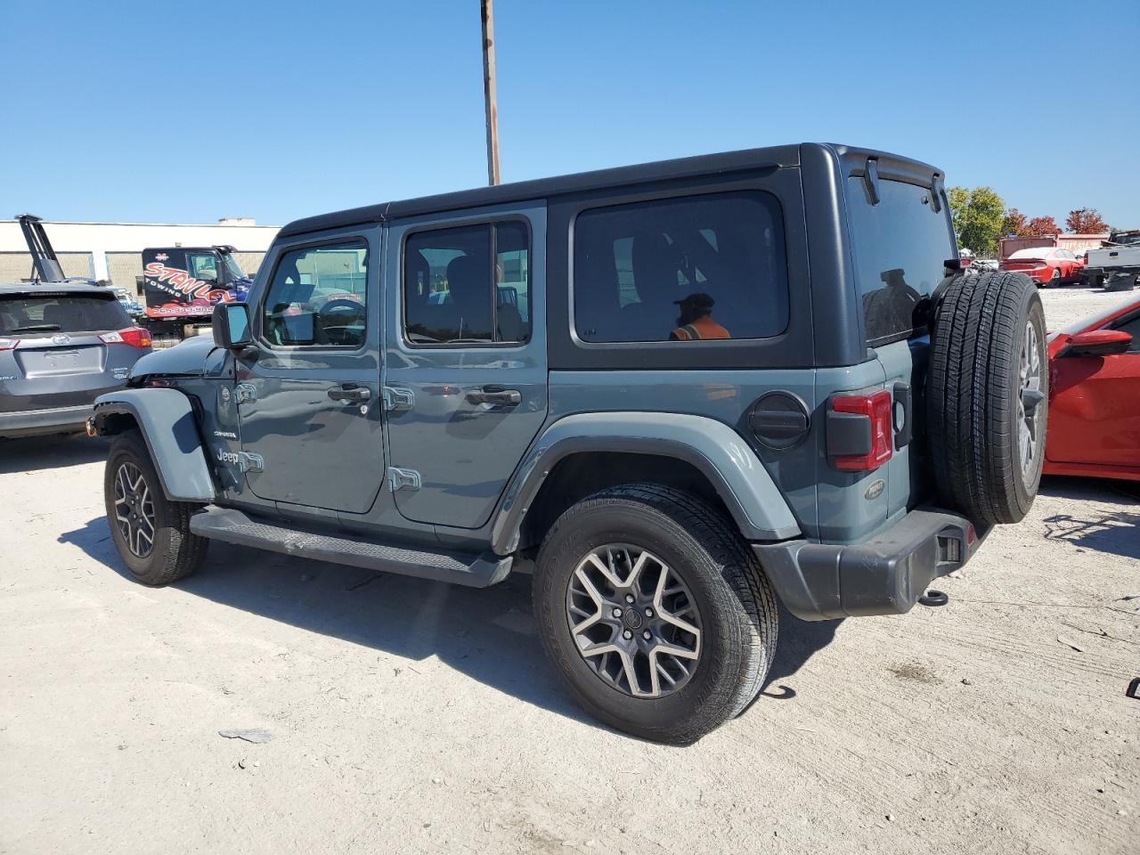 2024 Jeep Wrangler Sahara - Фото 2
