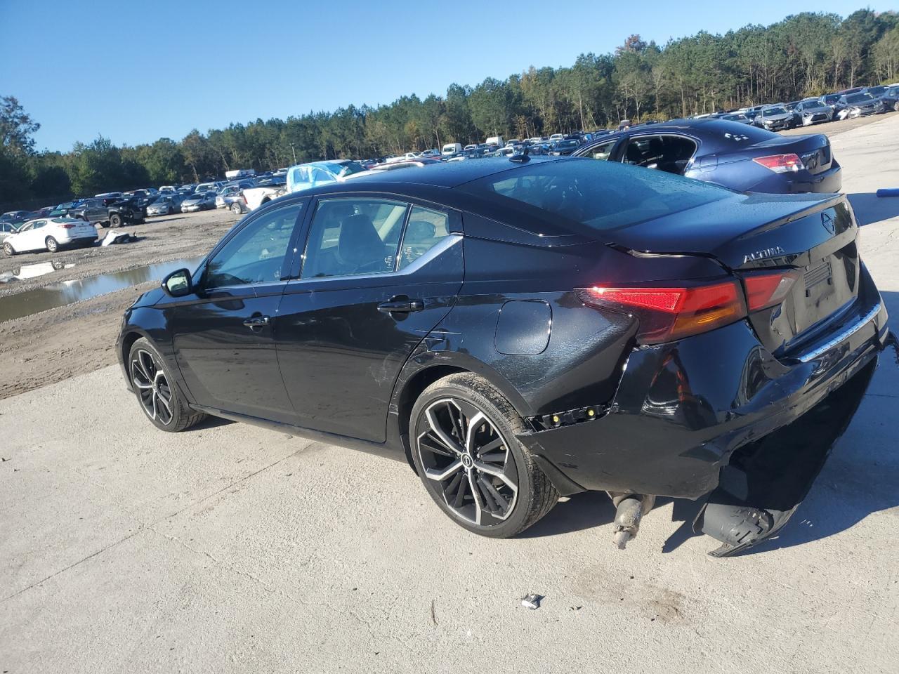 2023 Nissan Altima Sr - Фото 2