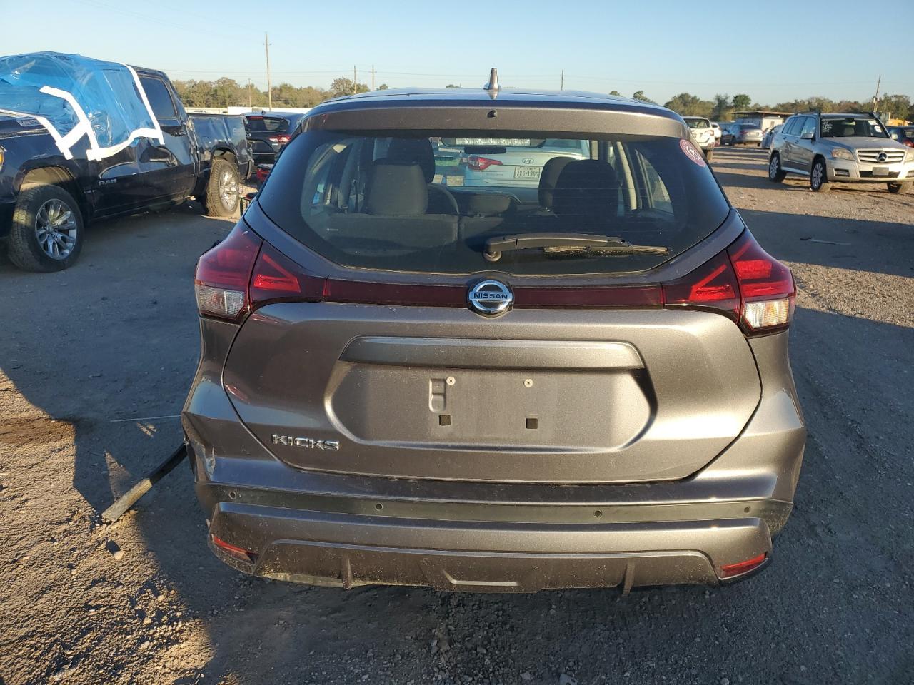 2021 Nissan Kicks S - Image 6