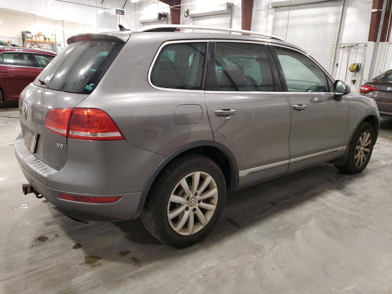 2012 Volkswagen Touareg V6 - Image 3