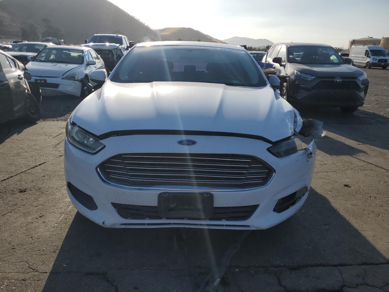 2016 Ford Fusion S - Фото 5