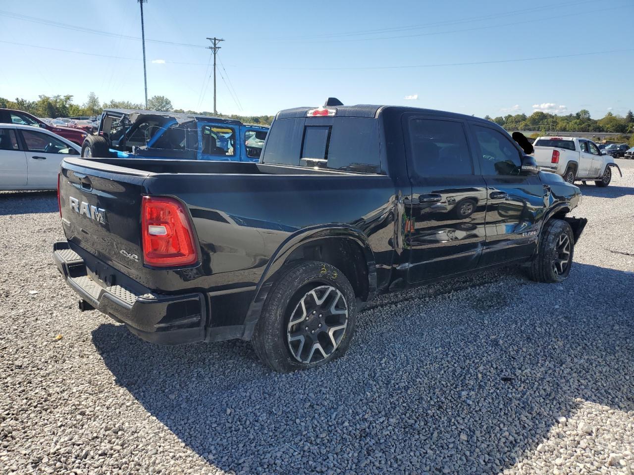 2025 Ram 1500 Laramie - Фото 3