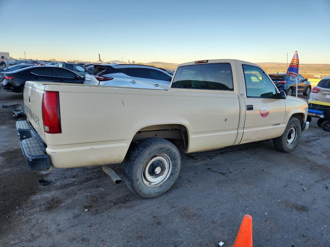 1998 Chevrolet Gmt-400 C2500 - Фото 3