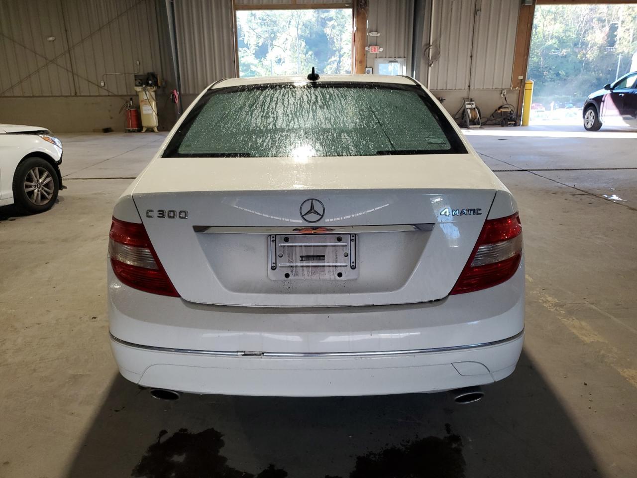 2010 Mercedes-Benz C 300 4Matic - Фото 6