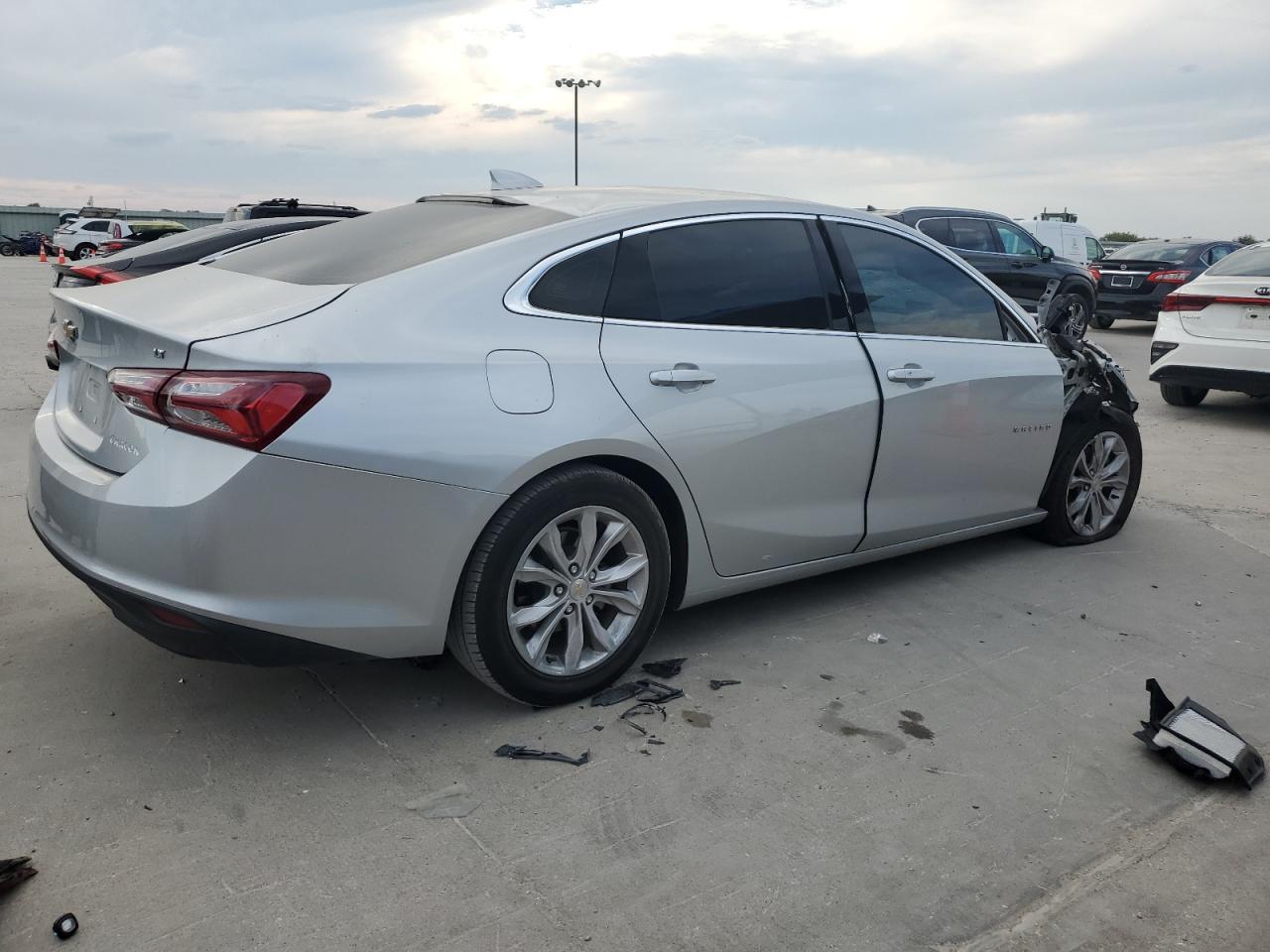 2022 Chevrolet Malibu Lt - Фото 3