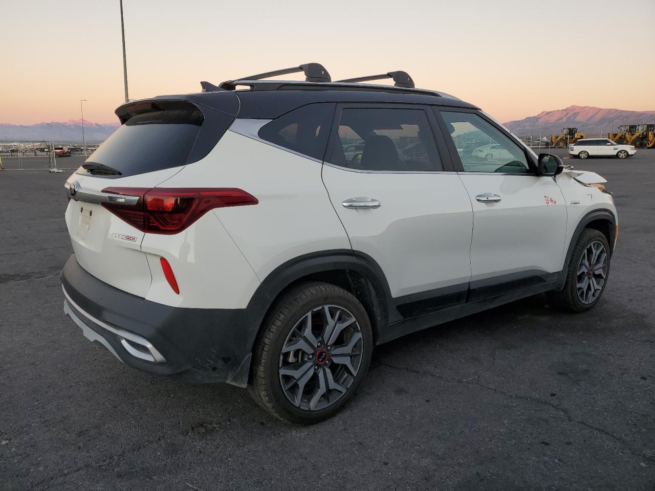 2021 Kia Seltos Sx - Фото 3