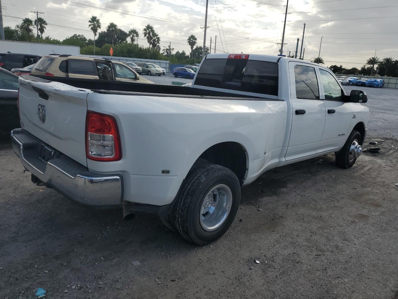 2019 Ram 3500 Tradesman - Фото 3