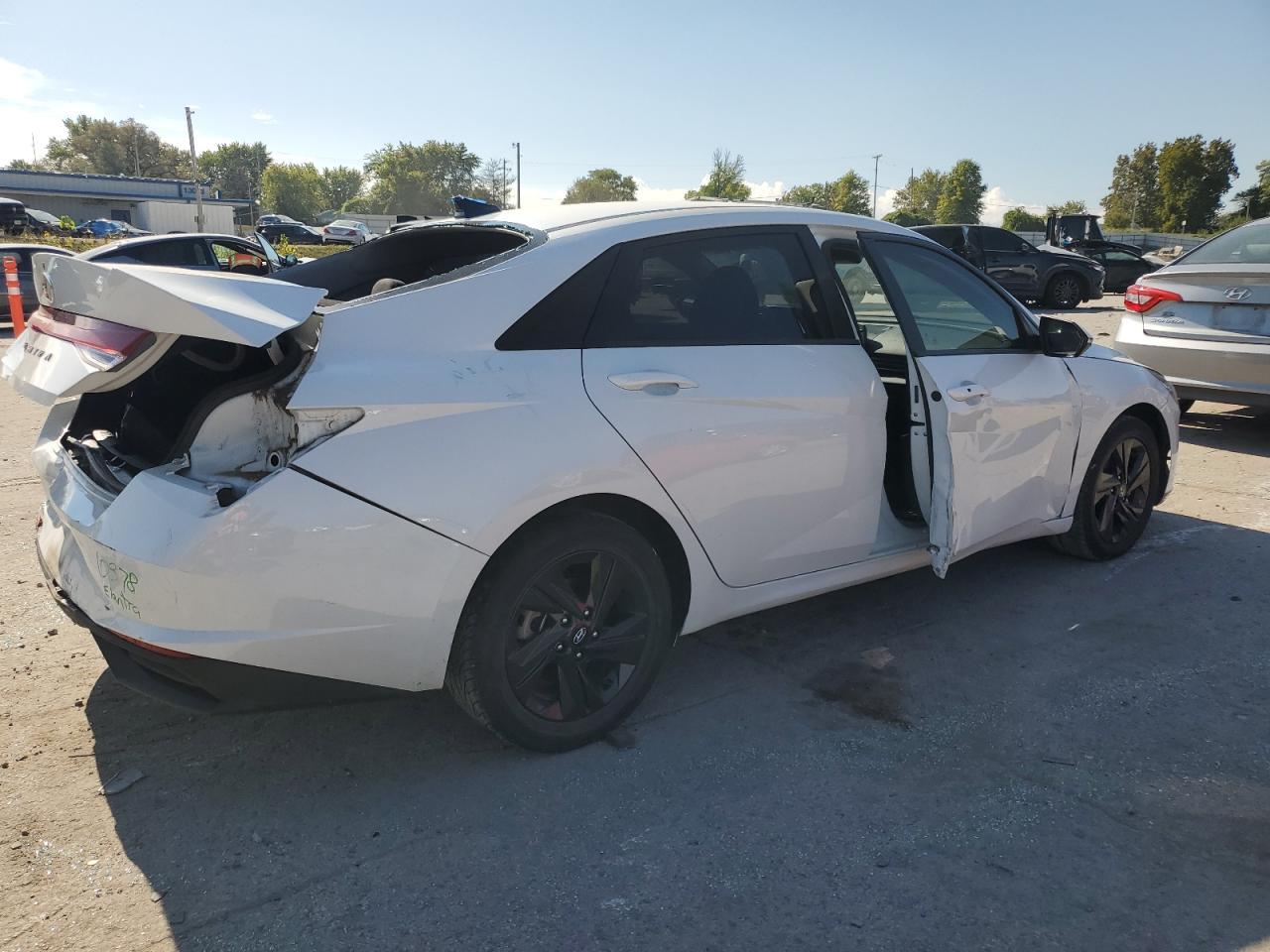 2022 Hyundai Elantra Sel - Фото 3
