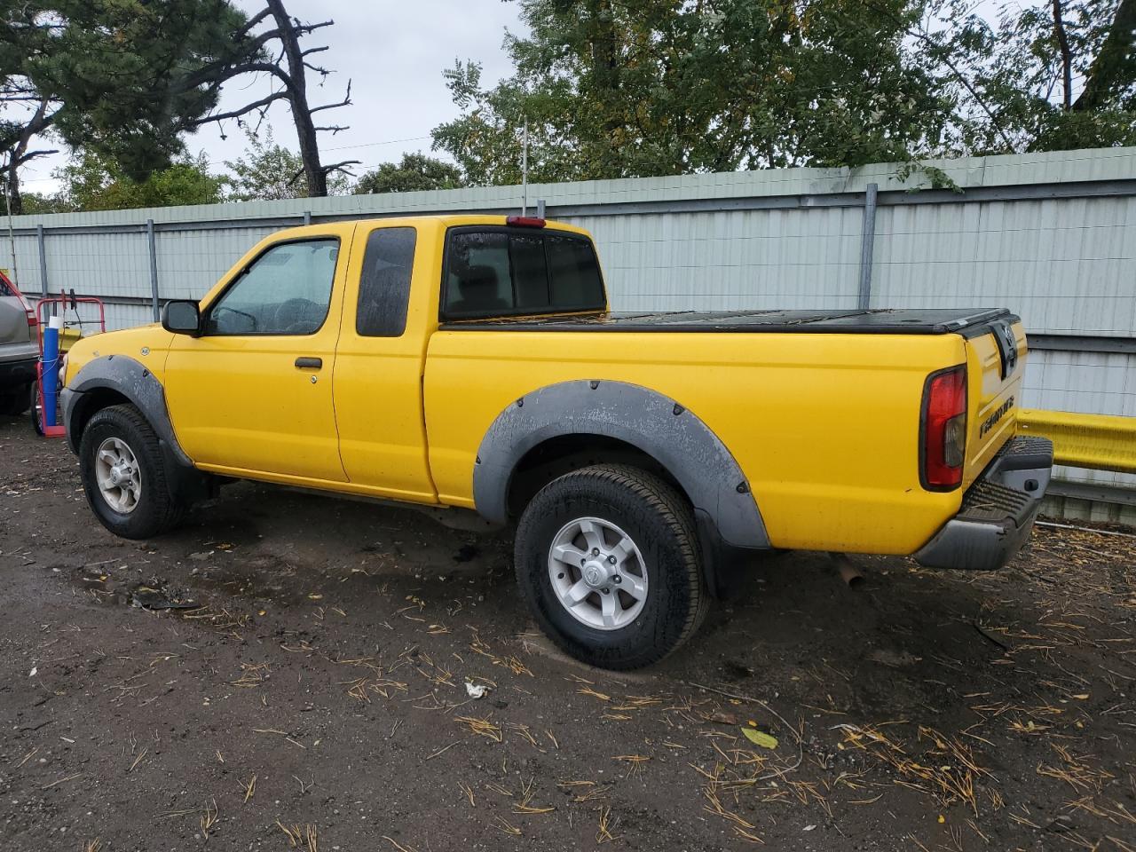 2001 Nissan Frontier King Cab Xe - Image 2