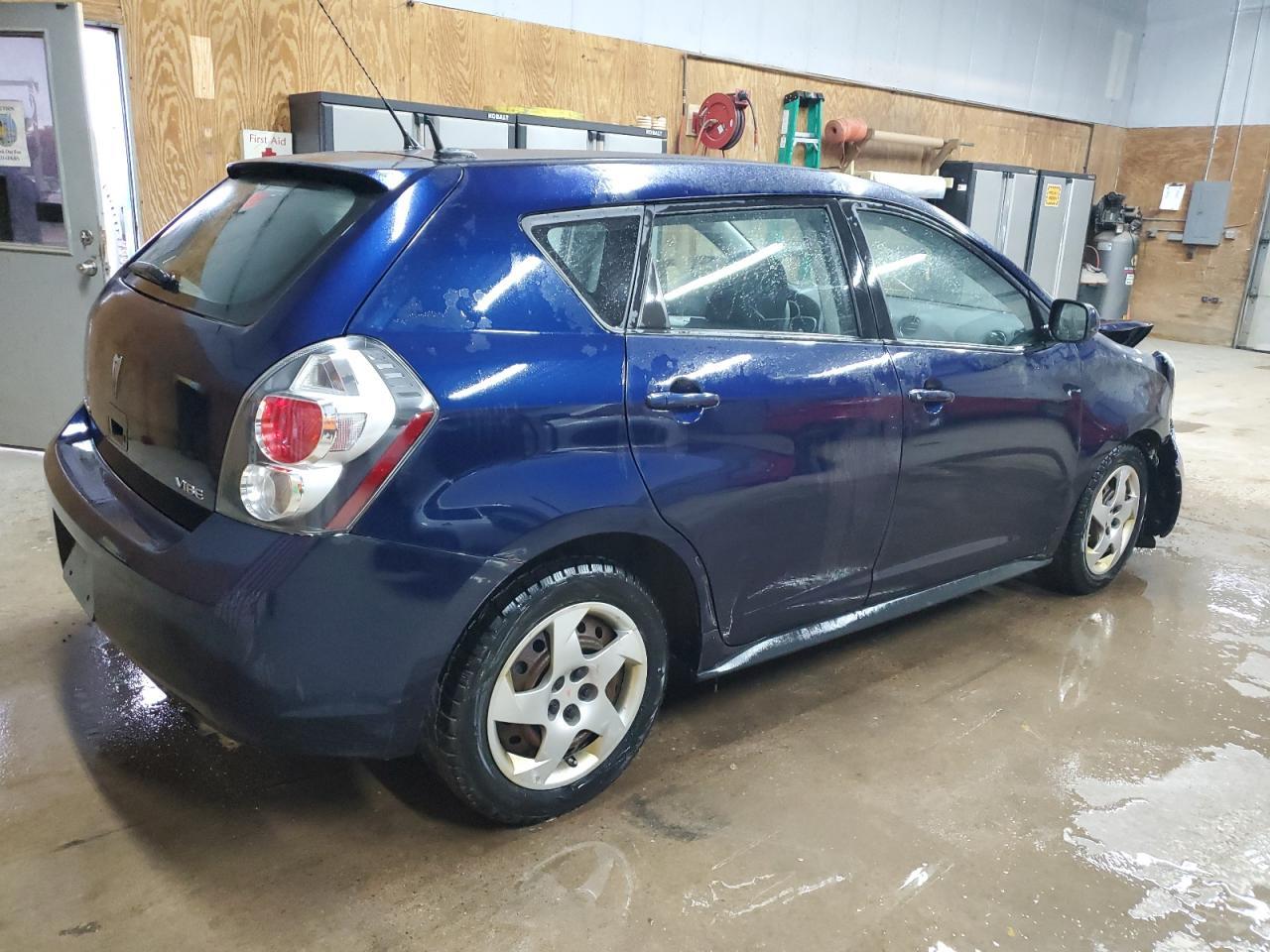 2009 Pontiac Vibe - Image 3