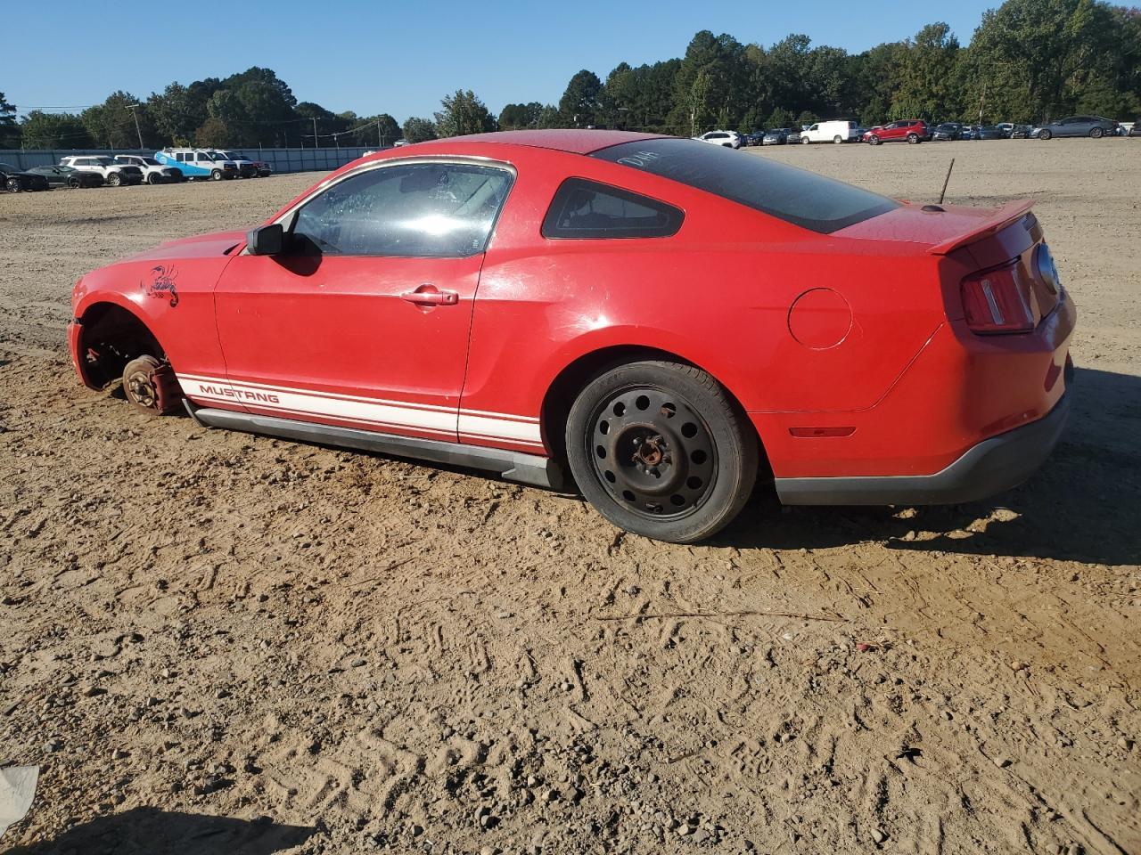2010 Ford Mustang - Фото 2