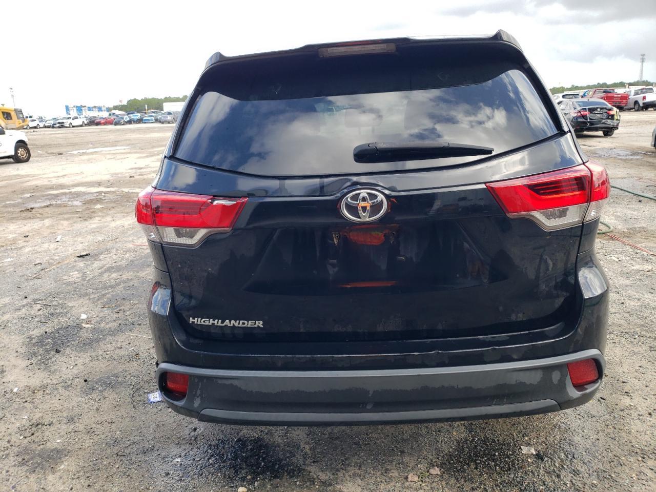 2018 Toyota Highlander Le - Фото 6