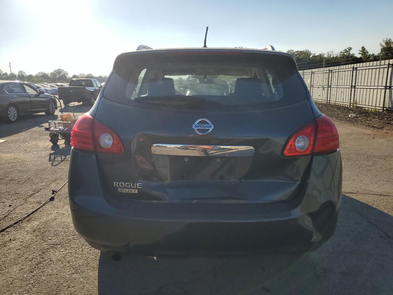 2015 Nissan Rogue Select S - Image 6