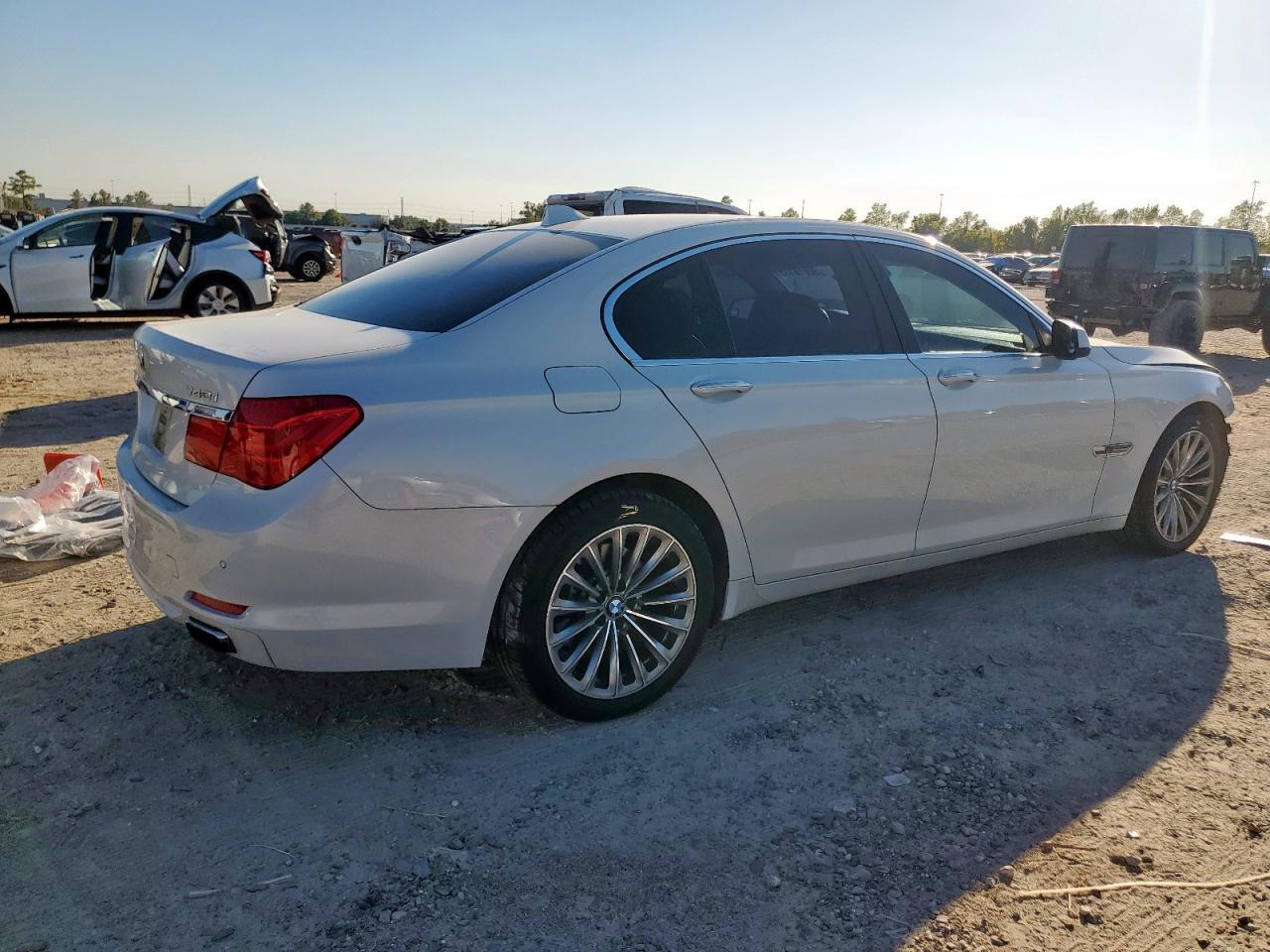 2012 BMW 740 I - Фото 3