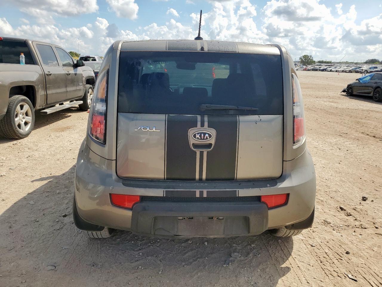 2011 Kia Soul + - Image 6