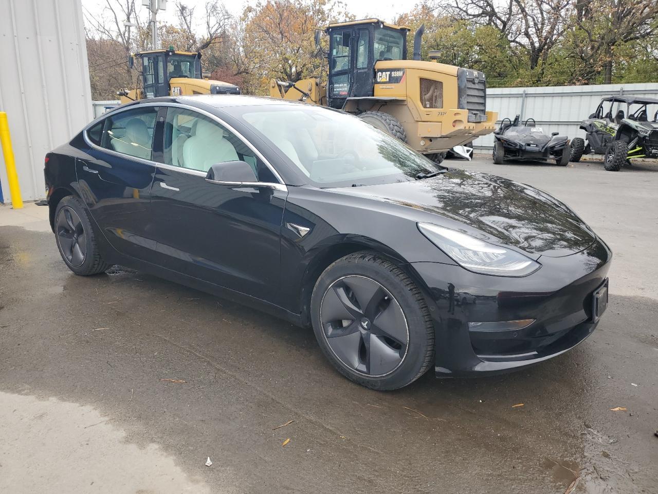 2018 Tesla Model 3 - Фото 4