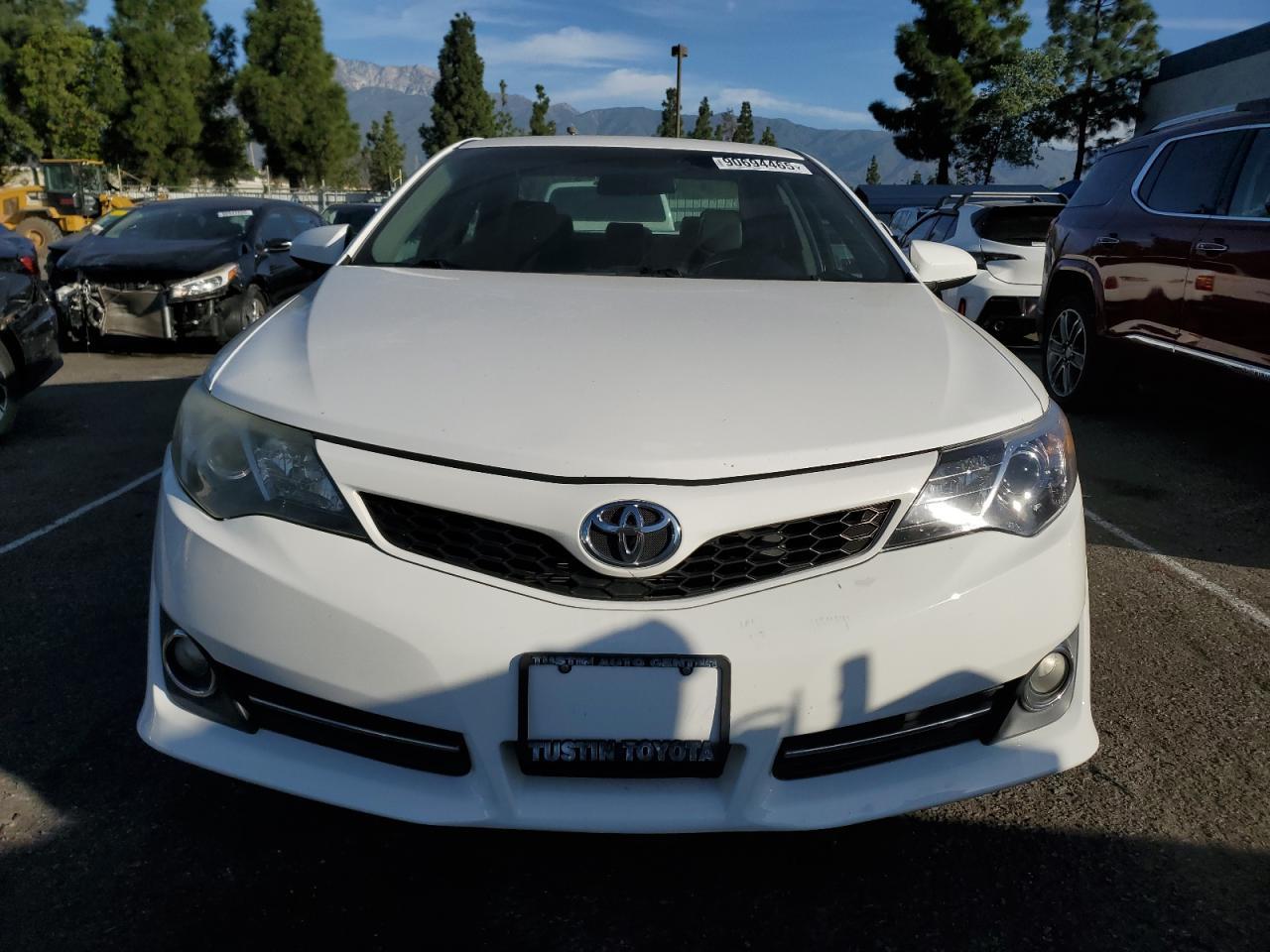 2014 Toyota Camry L - Фото 5