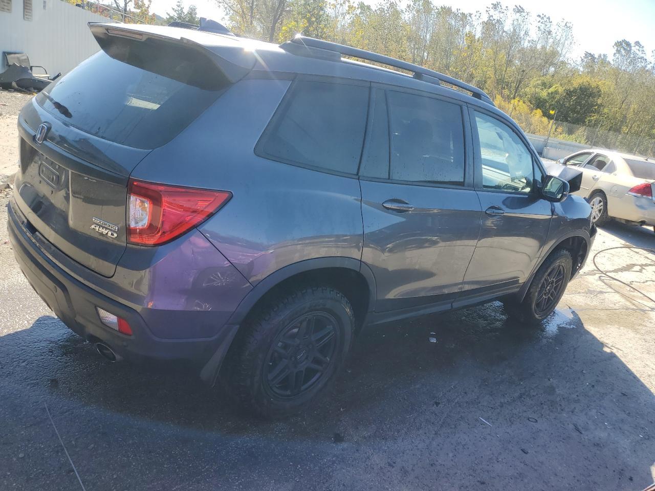 2019 Honda Passport Touring - Image 3