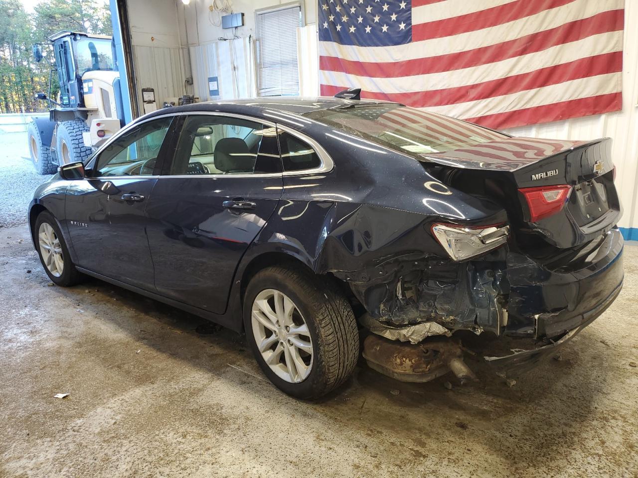 2018 Chevrolet Malibu Lt - Image 2