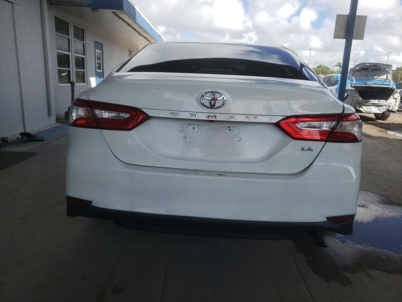 2018 Toyota Camry L - Image 6