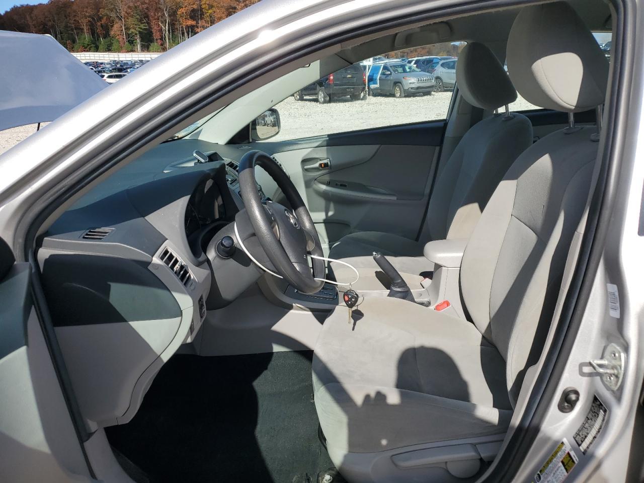 2012 Toyota Corolla Base - Фото 7