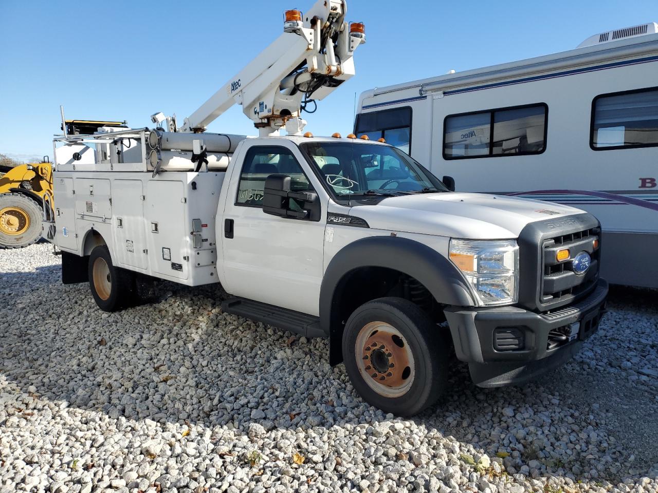 2015 Ford F450 Super Duty - Фото 4