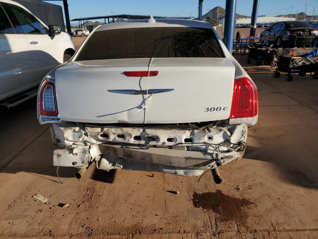 2016 Chrysler 300C - Фото 6