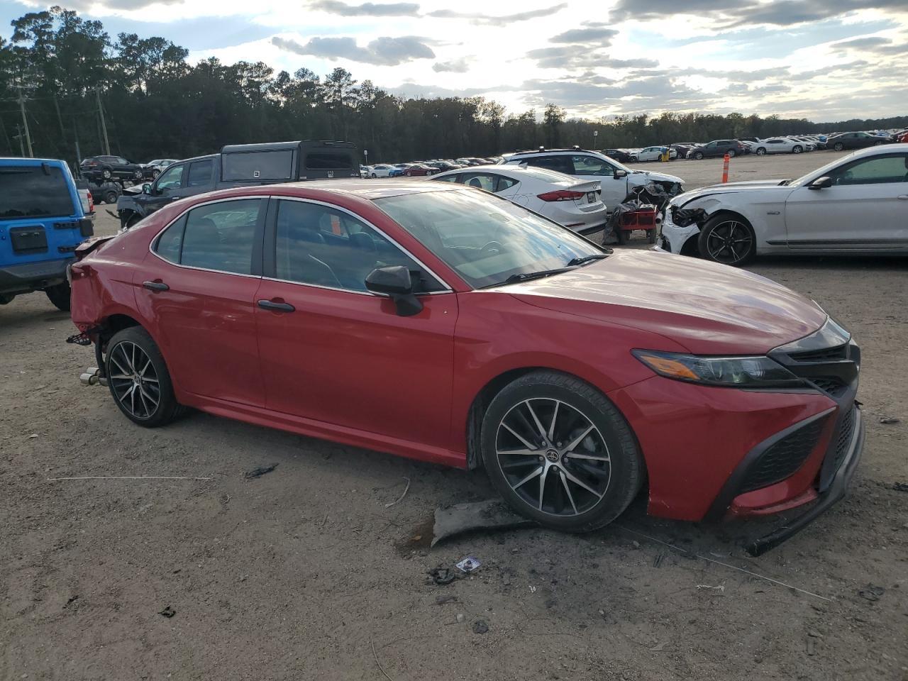2022 Toyota Camry Se - Фото 4