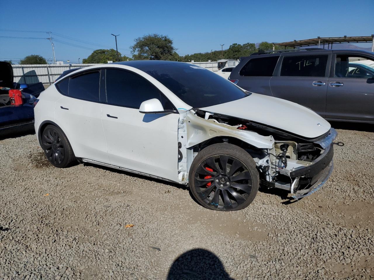2024 Tesla Model Y - Фото 4