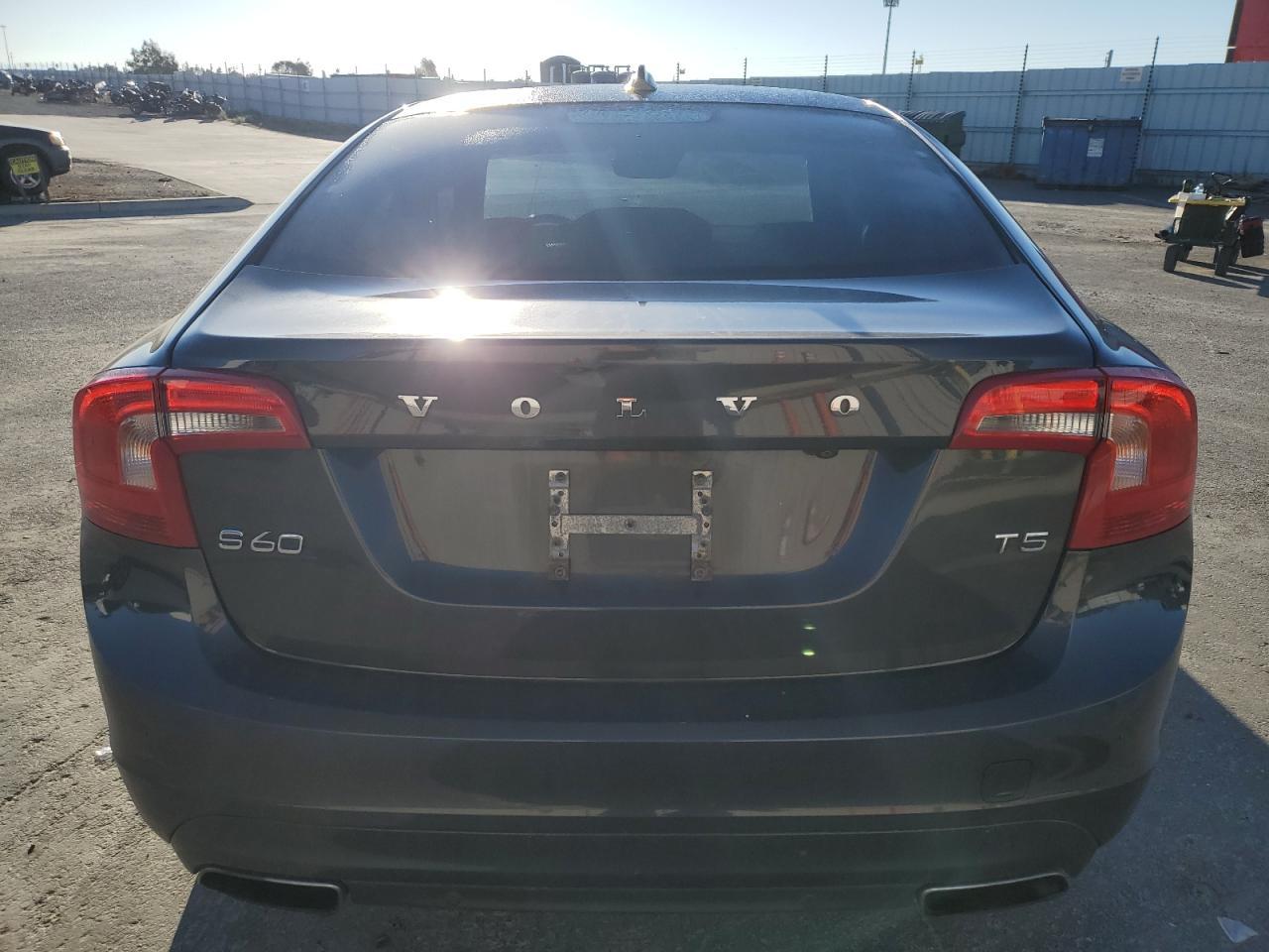 2015 Volvo S60 Platinum - Фото 6