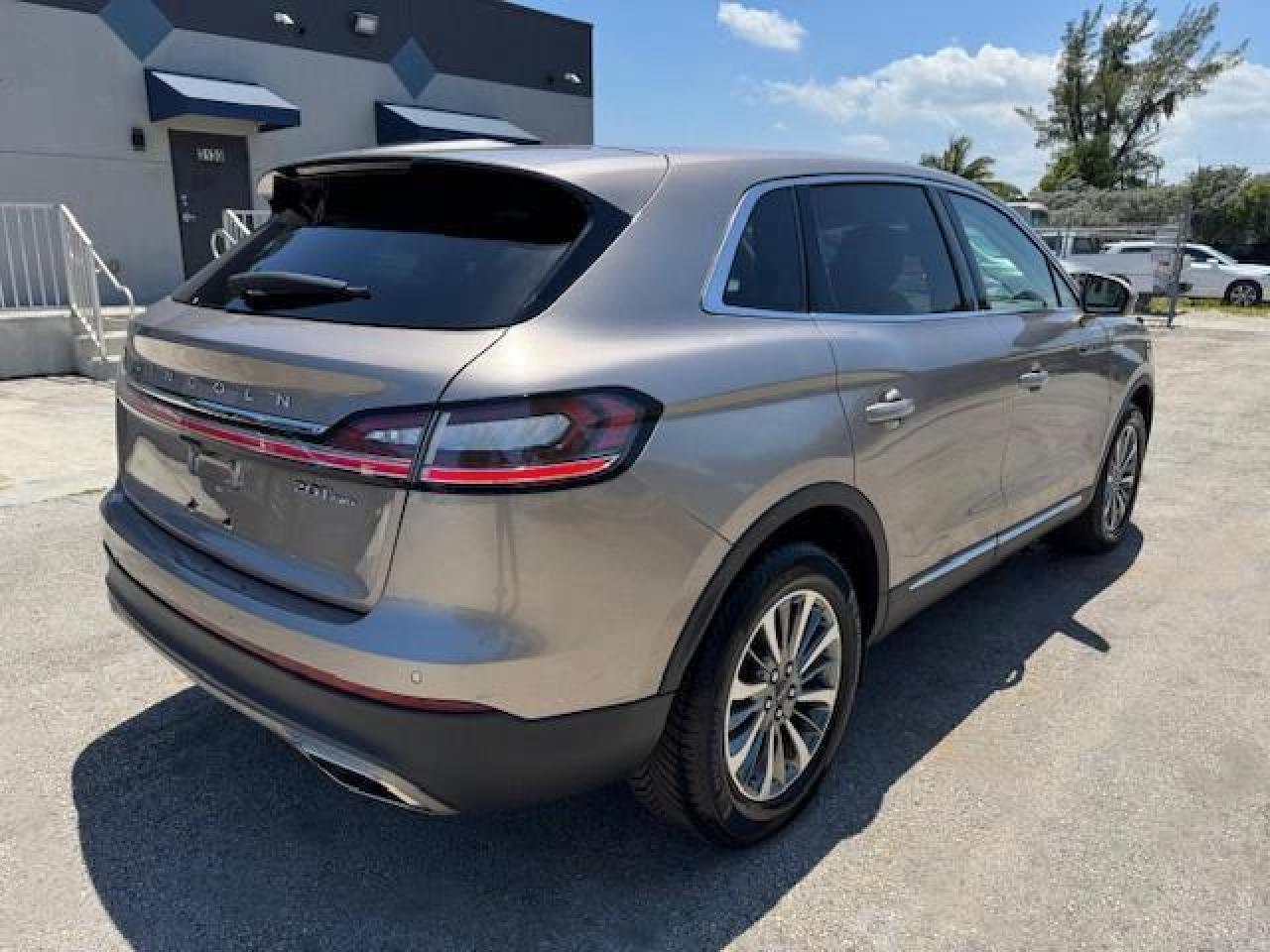 2020 Lincoln Nautilus - Image 3