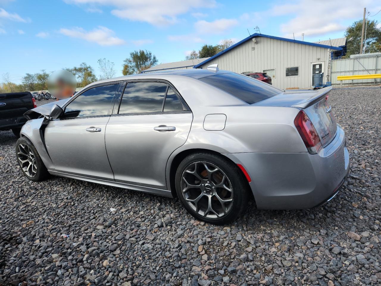 2017 Chrysler 300 S - Фото 2