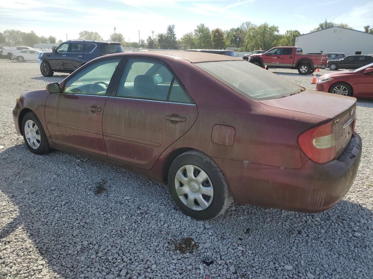 2002 Toyota Camry Le - Фото 2