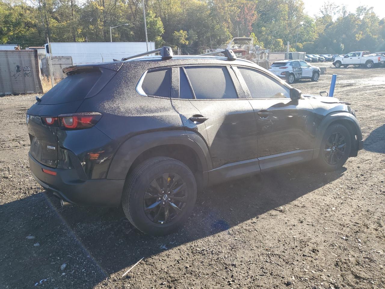 2025 Mazda Cx-50 Premium - Image 3